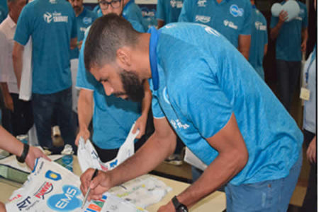 Jogadores do Vôlei Taubaté visitam a EMS em Hortolândia (SP)