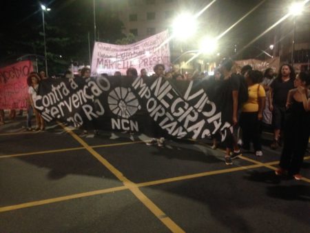 Manifestação em Campinas homenageia vereadora Marielle assassinada a tiros