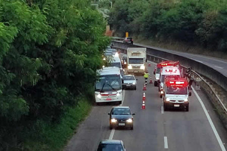 Acidente na SP101 deixa motociclista gravemente ferido