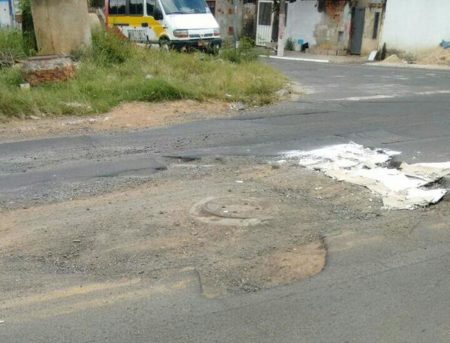 Buraco causa transtorno em via no Vila Inema em Hortolândia