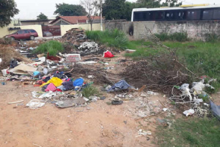 Descarte irregular de lixo preocupa moradores do Jardim Sumarezinho