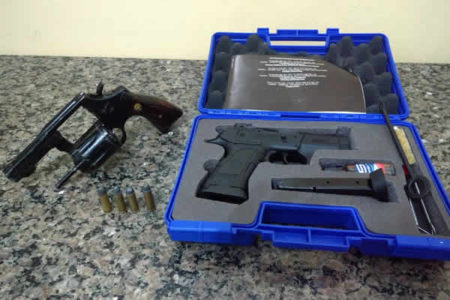 Um é preso com revólver em Hortolândia e outo com pistola em Sumaré