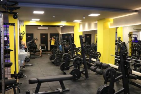Maioria dos governadores manterá academias e salões fechados