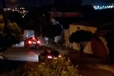 PM e GCM dispersam jovens no fluxo na praça no bairro Nossa Sra. de Fátima
