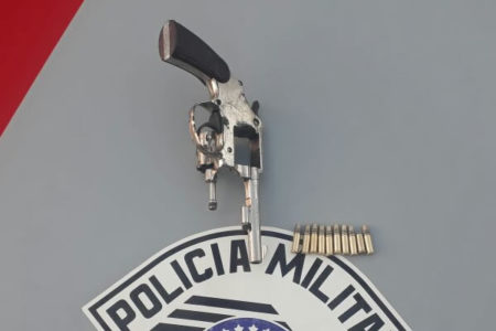Homem é preso por porte ilegal de arma