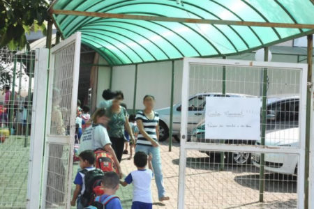 Prefeitura conserta fiação e escola volta às aulas após furto de cabos