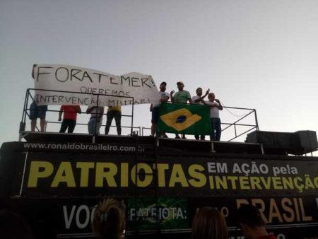 Manifestantes param a marginal da rodovia Anhanguera