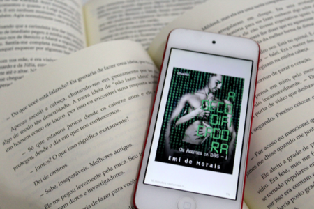 ‘A Decodificadora’, novo livro de Emi de Morais, será lançado amanhã