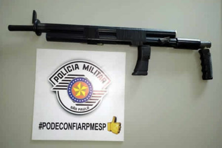 Polícia militar prende indivíduo por roubo de carro