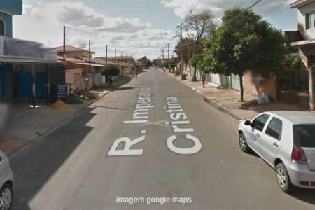 Moradora reivindica redutores de velocidade em rua no Amanda