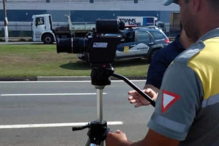 Projeto em Santa Catarina pode proibir radares móveis e drones nas rodovias estaduais