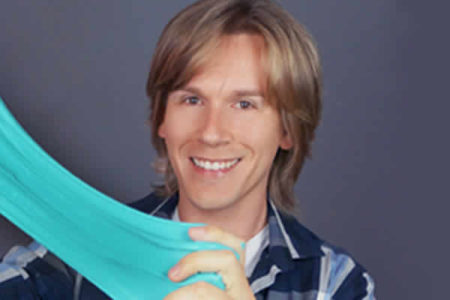 Youtuber infantil Tio Lucas ministra workshop de slime na Livraria Leitura do Campinas Shopping