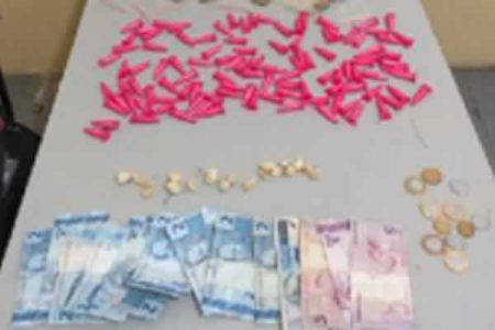 Um é preso com drogas no Santa Emília