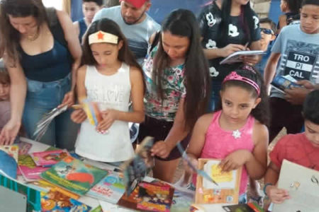 Cerca de 1.500 trocas de livros usados foram feitas no Hortolendo