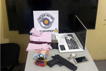 Dupla é presa e menor é apreendido após roubo no Alvorada