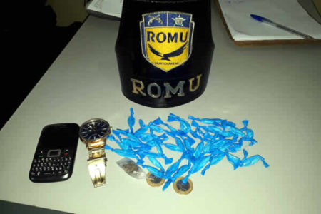 ROMU prende casal por tráfico de drogas no Santa Clara em Hortolândia