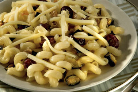 Aprenda como fazer massa Espiral ao Azeite com Berinjela e Provolone