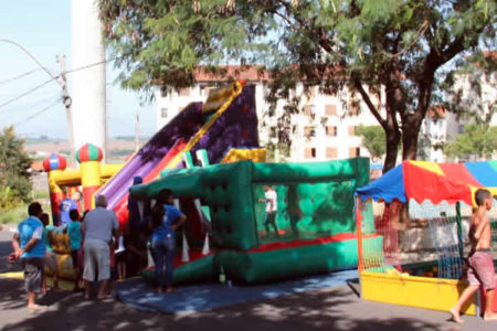 Projeto Águia realiza festa do Dia das Crianças na Vila São Pedro