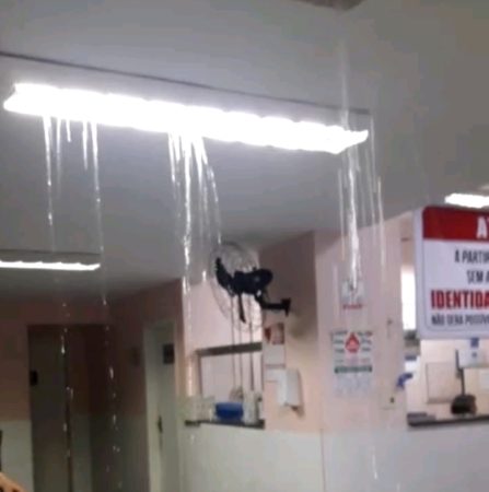 Chuva provoca ‘cachoeira’ no teto de sala no Hospital de Monte Mor