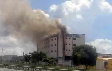 Cozinha de hotel pega fogo no Jardim Amanda em Hortolândia
