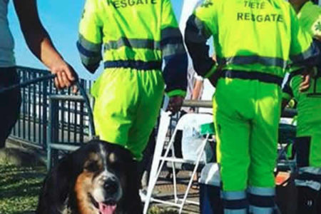 Café na passarela em Monte-Mor