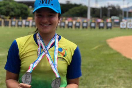 Atleta brasileira de tiro com arco se prepara para buscar vaga nas Olimpíadas de 2020