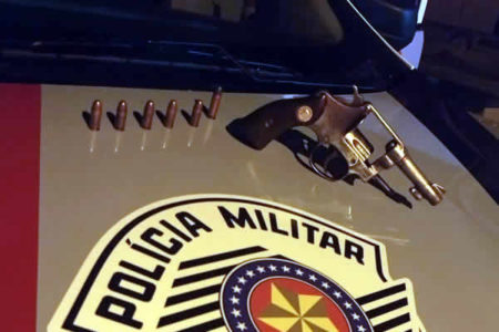 Homem é preso em Monte-Mor, após ameaçar mulher com arma