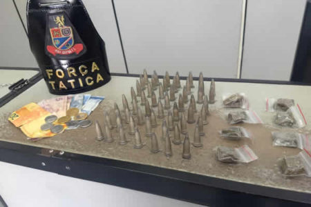Dupla com drogas é presa no Amanda