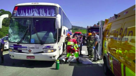 Ônibus atropela ciclistas na rodovia dos Bandeirantes em SP, e duas pessoas morrem