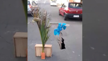 Buraco deixa moradores preocupados no Jardim Malta em Hortolândia