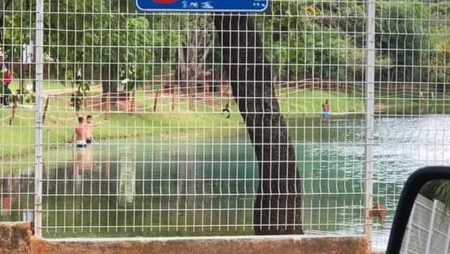 Adolescentes arriscam a vida nadando em local proibido