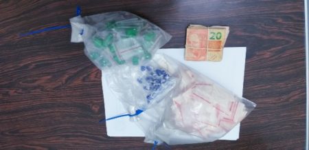 Polícia Militar prende homem e apreende drogas além de dinheiro no Jardim Conceição