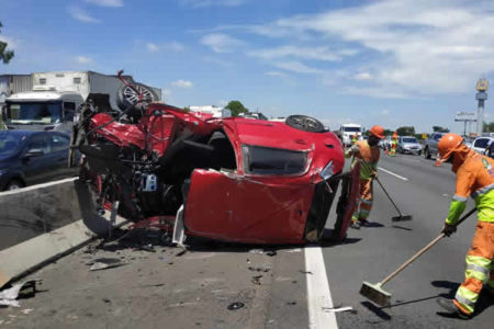 Acidente na Anhanguera deixa dois feridos.