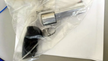 Policial prende homem por roubo em ponto de ônibus em Hortolândia