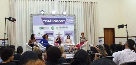 Debate sobre feminicídio mobiliza centenas de pessoas em Hortolândia