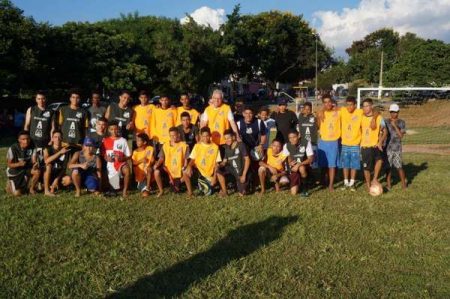 Jd. São Bento: partida de futebol marca conclusão de reforma da praça