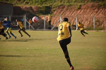 Três competições do futebol amador começam neste final de semana