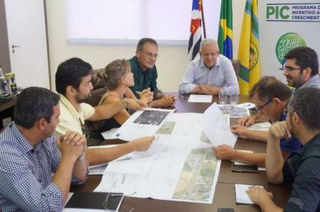 Prefeito alinha com Rodovias do Tietê realização de obras na SP-101