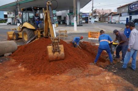 Obra de drenagem amplia escoamento subterrâneo da Av. da Emancipação