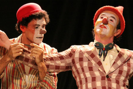 Palhaços do LUME Teatro realizam circulação por bairros de Campinas