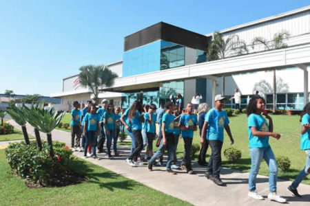 Prefeitura leva alunos da Faculdade de Hortolândia para conhecer a Wickbold