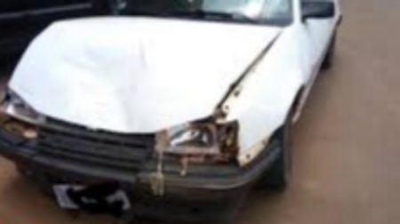 Condutor com sinais de embriaguez colide carro contra outro veículo no Jardim Sumarezinho