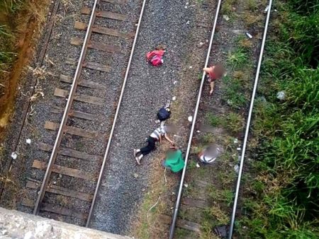População encontra homem caído na linha férrea próximo a ponte de acesso à SP-101