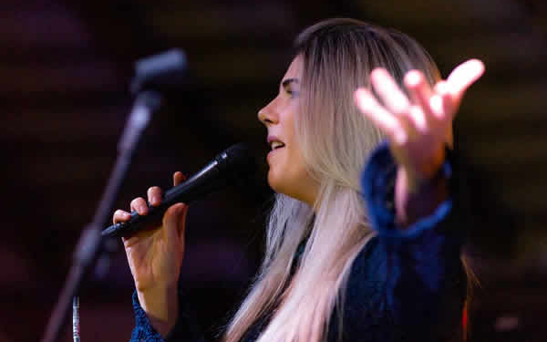 Bruna Volpi canta Tom Jobim e Dorival Caymmi em Campinas