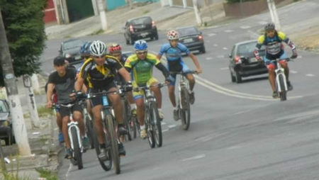 Ciclistas cobram ciclovias no município