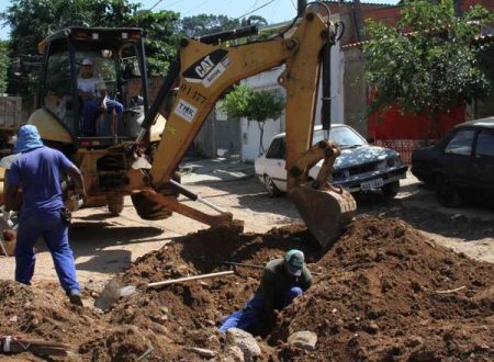 Obras preparam ruas do Pq. Peron para receber asfalto