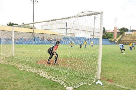 Futebol: Mais um final de semana com jogos nos campos municipais
