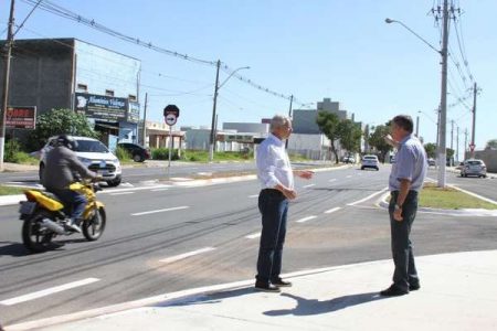 Prefeito visita retorno construído próximo do IATec, na avenida Santana
