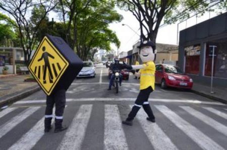“Turnê ambiental” apresenta projetos sustentáveis da Prefeitura a estudantes