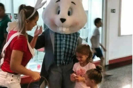 Oficinas de Páscoa gratuitas divertem as crianças no Shopping Prado Boulevard